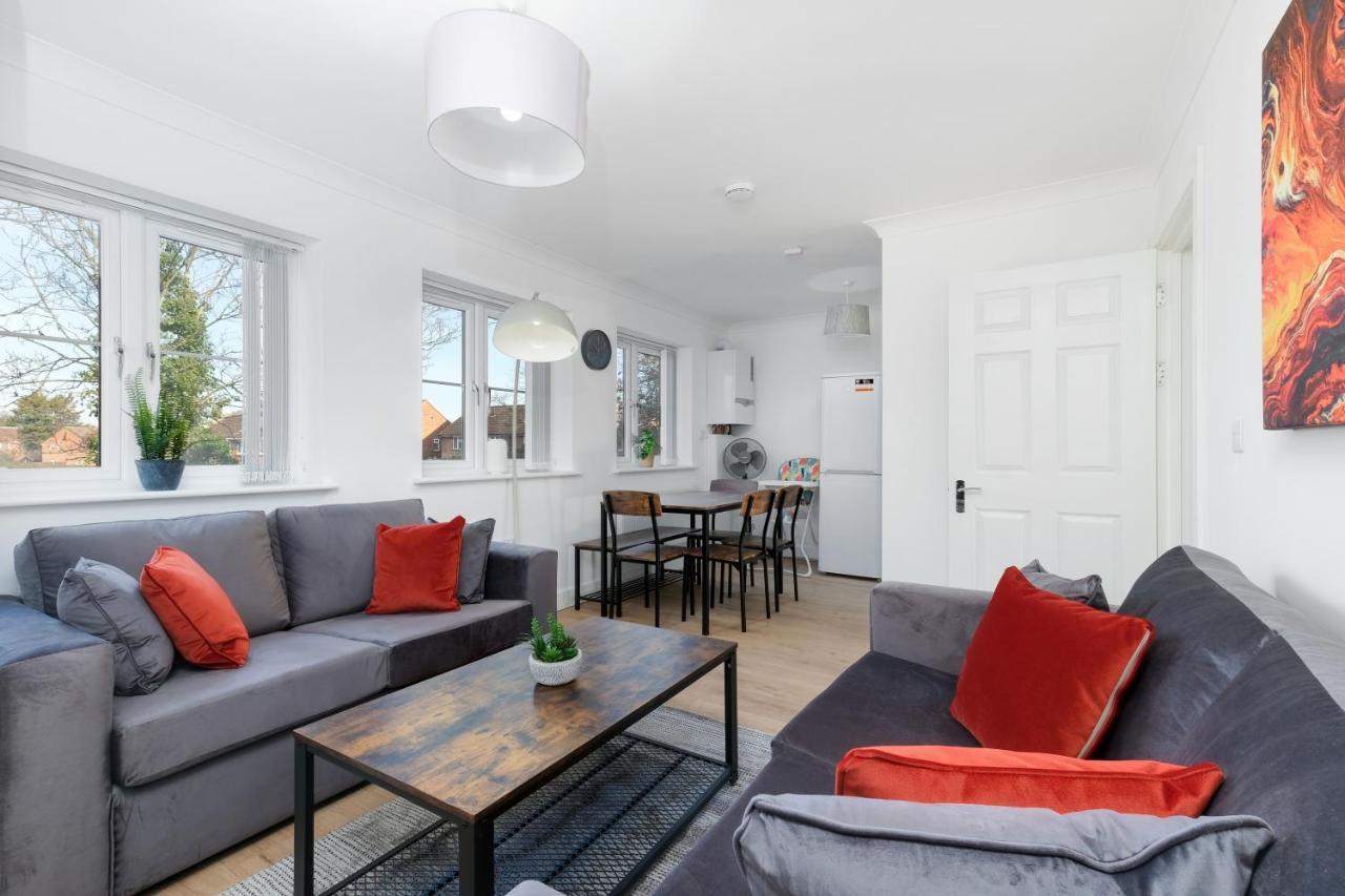 Pinewood Studios, Iver Slough Heathrow 1 & 2 Bedroom Apartments With Parking By Arista Living Eksteriør billede